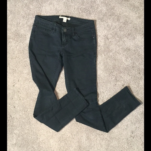 ••Donated•• Black Skinny Jeans - Picture 2 of 2